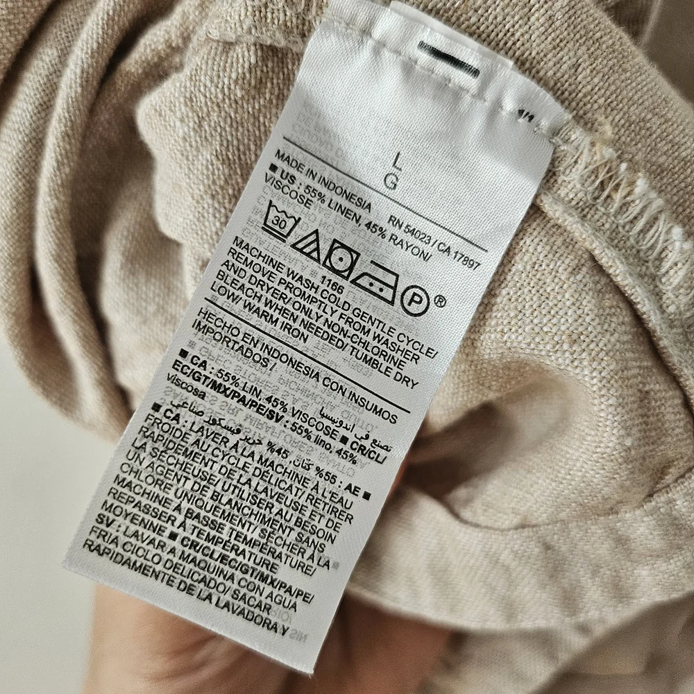 Elegant Sleeveless Top and Skirt Set - Picture 6 of 6